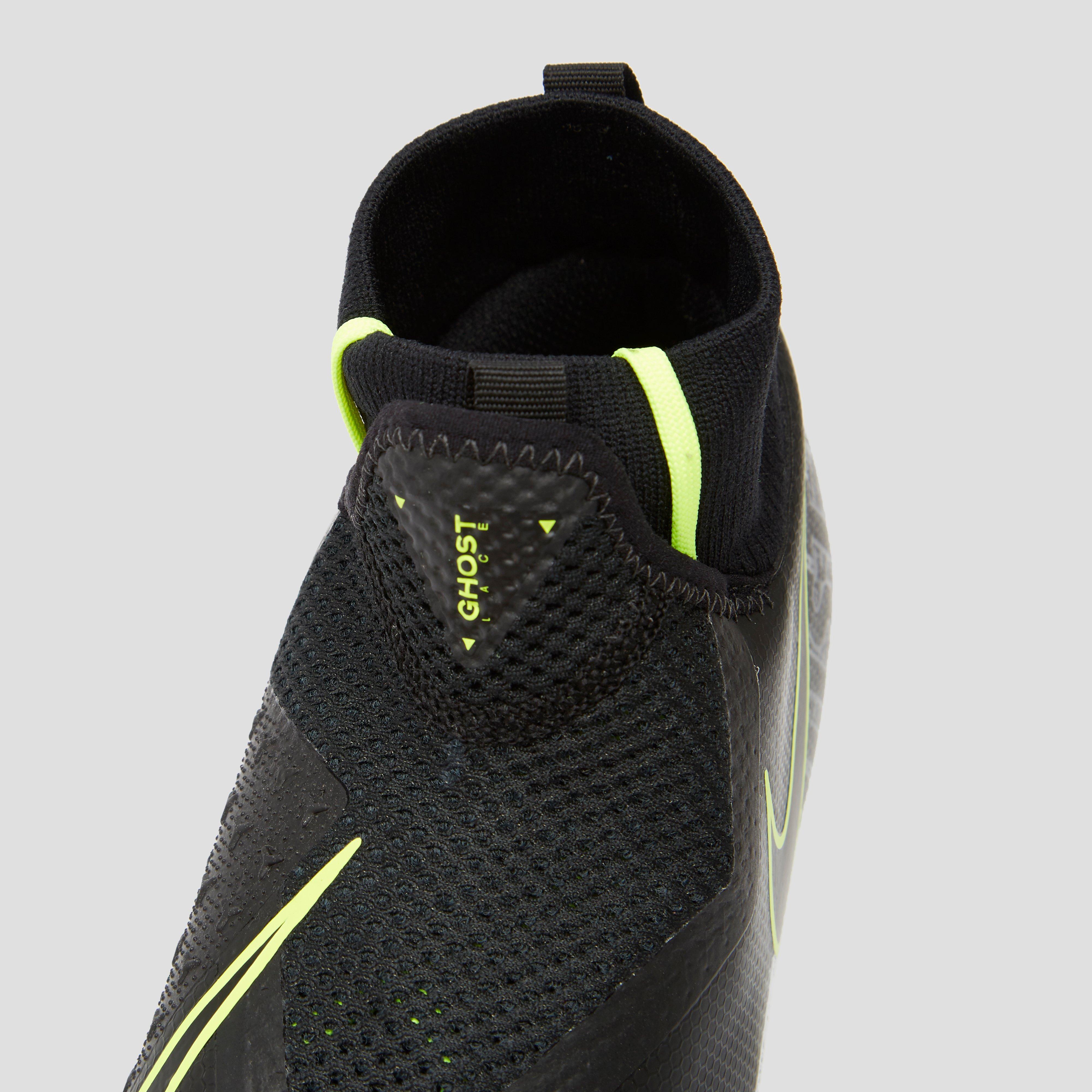 NIKE Phantom Vision 2 Elite Dynamic Fit FG Football Shoes .